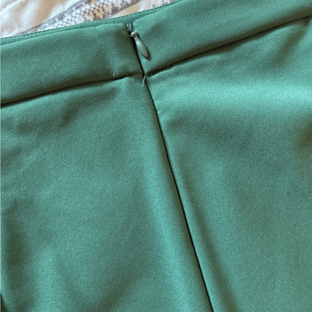 Nicole Miller Green Skirt Suit set - Large blazer and XL skirt - Picture 7 of 11